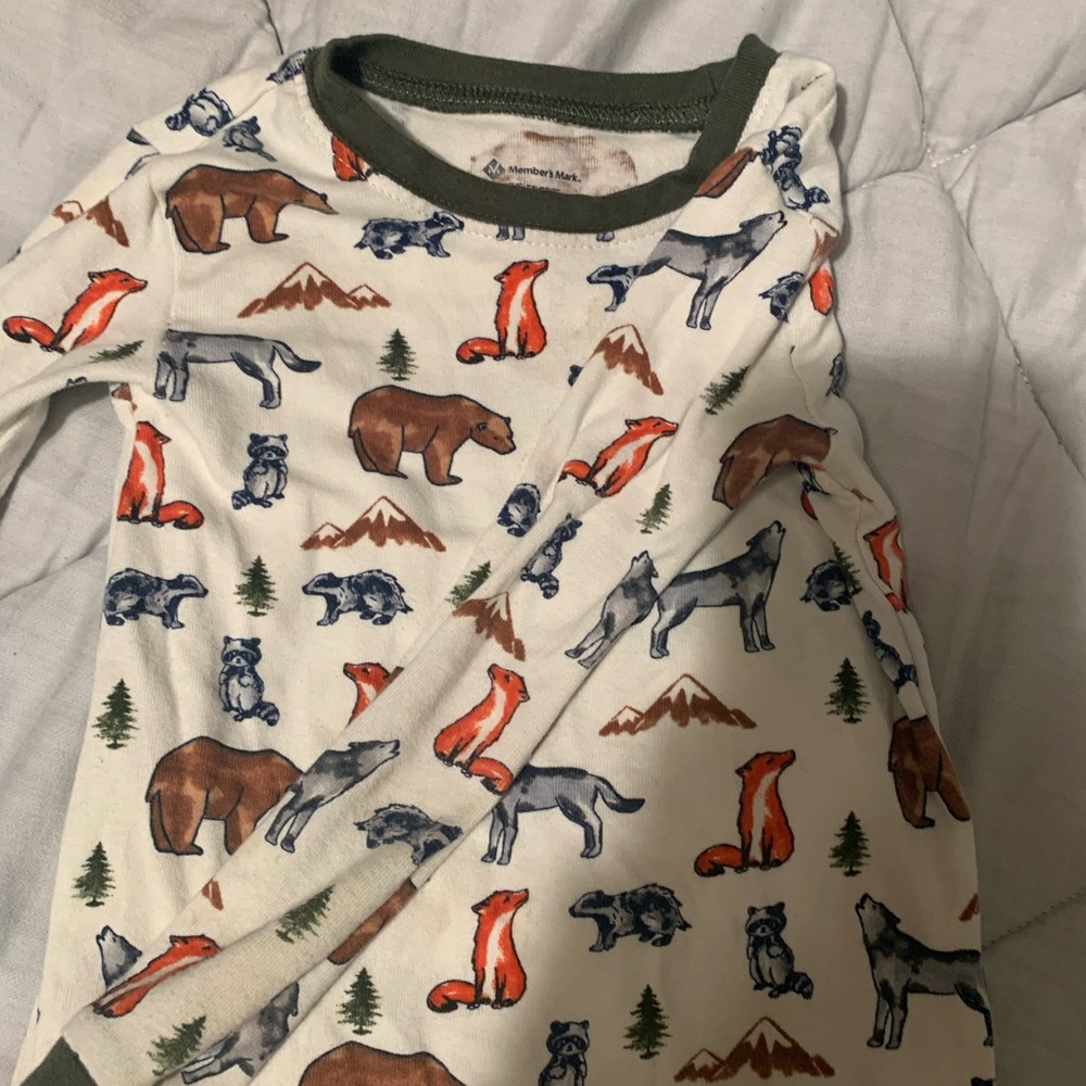 Matching pajama set - Picture 2 of 5